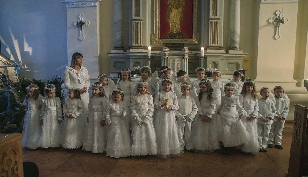 You are currently viewing Kalėdinė giesmė  Bernelių mišiose
