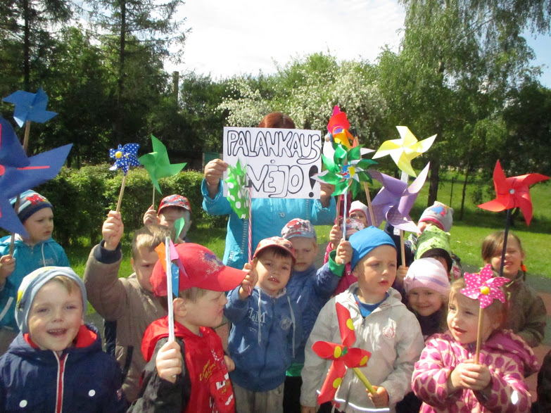 You are currently viewing “Kiškučių” grupės pramoga “Vėjo malūnėliai”