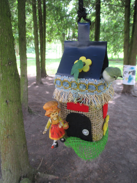 You are currently viewing Edukacinė erdvė “Kabančių namelių pasakaitės”