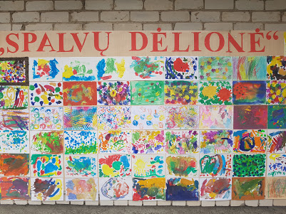 You are currently viewing Piešinių paroda „Spalvų dėlionė“