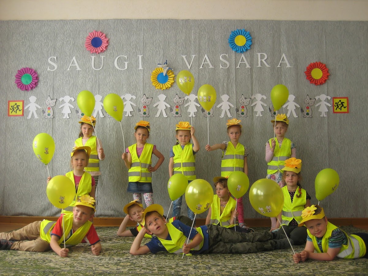 You are currently viewing Edukacinė išvyka į Burbiškio dvarą ir Kleboniškio k. liaudies buities muziejų.