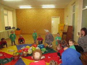 Read more about the article Sportinė pramoga „Katinėliai“ ir „Liūtukai“ labai judrūs pipiriukai