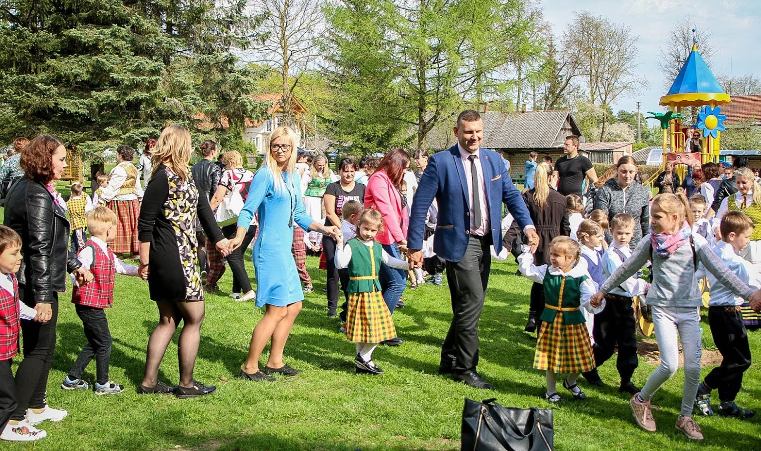 You are currently viewing Renginys Šeduvos lopšelyje-darželyje kartu su etnografiniu ansambliu „Dainoriai“