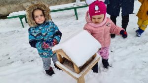 Read more about the article Mažiausiųjų žiemos rūpesčiai ir džiaugsmai
