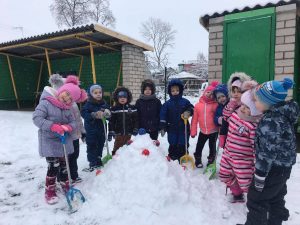 Read more about the article “Kiškučių” grupės žiemiški darbiniai sniego tyrinėjimai