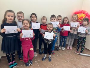 Read more about the article Tarptautinis projektas „Kartu paskaitykim knygelę“