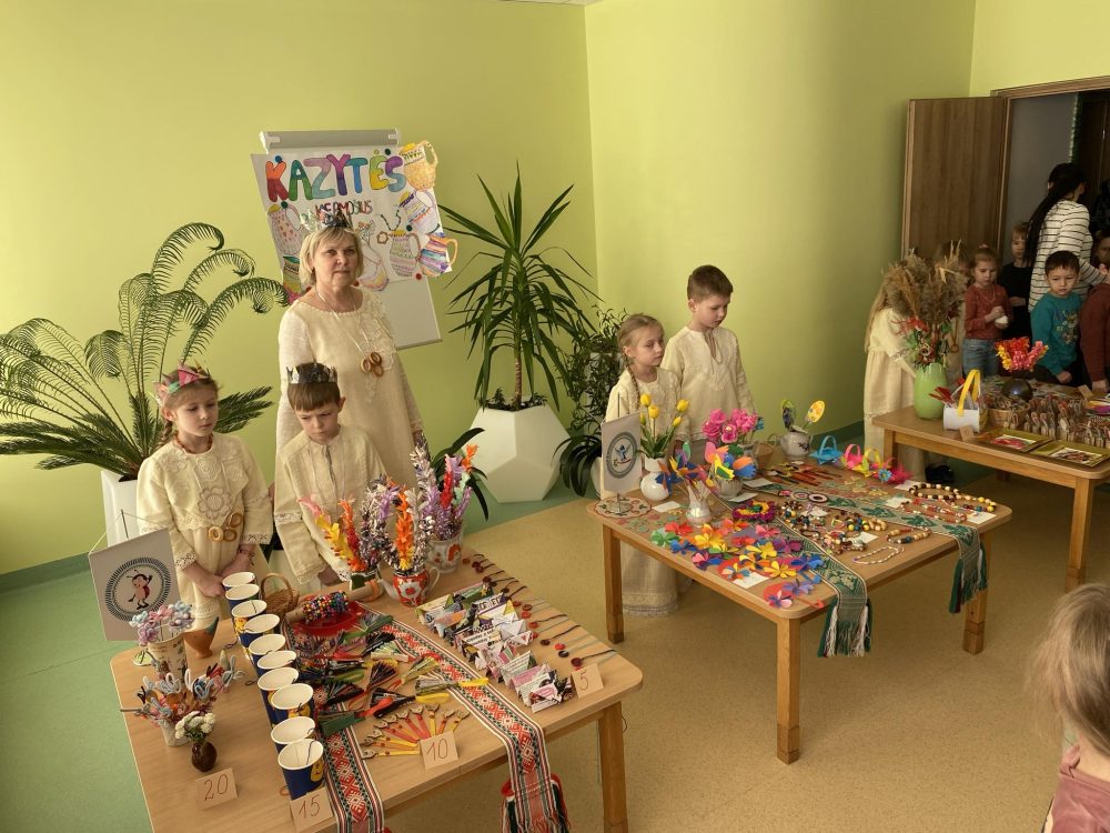 You are currently viewing Šeduvos lopšelyje-darželyje šurmuliavo „Kazytės kermošius”