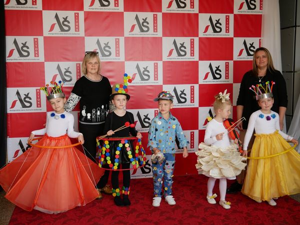 You are currently viewing Šeduvos lopšelio-darželio ugdytiniai Lietuvos avangardinio meno konkurso “Aš kitoks”