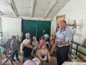 Read more about the article Išvyka į avių fermą Pavartyčiuose