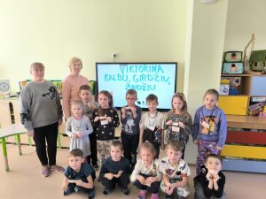 Read more about the article Viktorina „Tariu, girdžiu, žaidžiu“