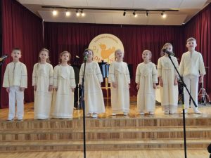 Read more about the article Jaunųjų atlikėjų festivalis „Mano mėgstamiausia daina“ Radviliškio muzikos mokykloje