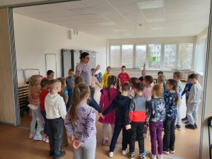 Read more about the article Šeduvos lopšelio-darželio priešmokyklinio ugdymo grupių ugdytinių pažintinė išvyka į Radviliškio rajono visuomenės sveikatos biurą